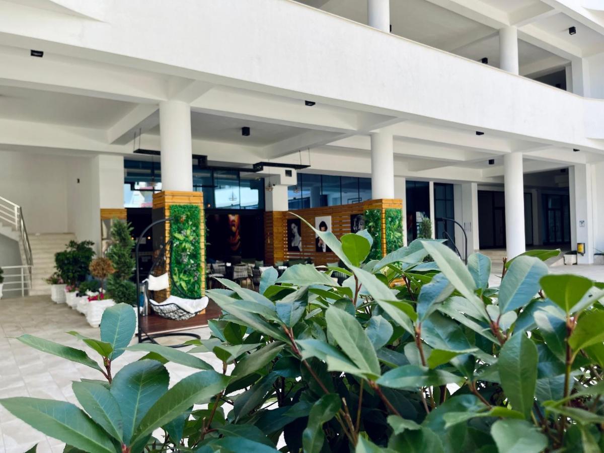 Azura Saranda Terraces Apt المظهر الخارجي الصورة